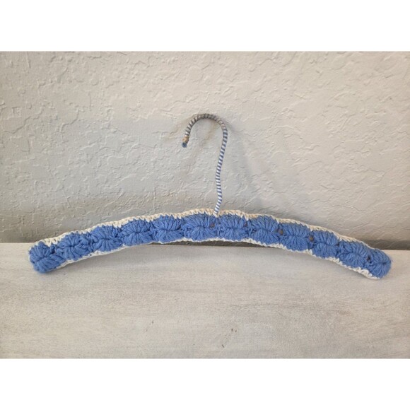 Vintage Handmade Granny Crocheted Wooden Hangers Pink and Blue Lot of 3 - Picture 6 of 16